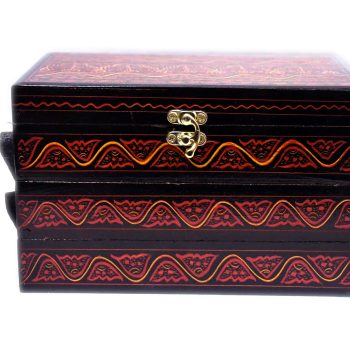 317. Jewelry box